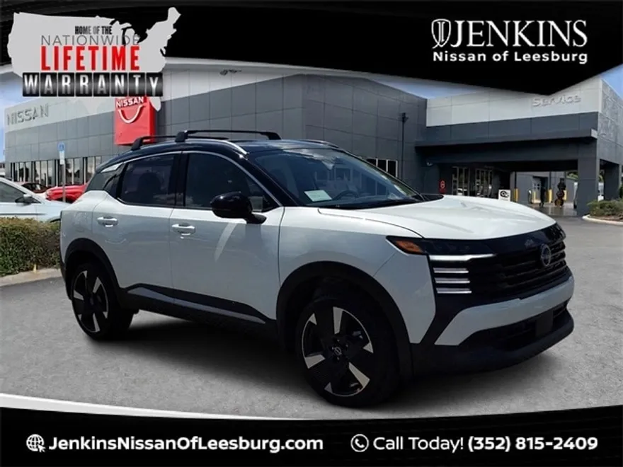 2025 Nissan Kicks SR photo 1