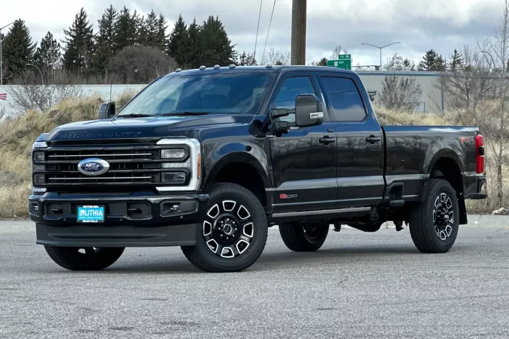 2025 Ford F-350 Platinum photo 1