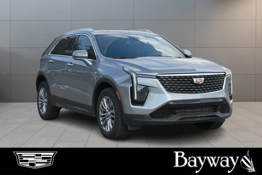 2025 Cadillac XT4 Premium Luxury photo 1