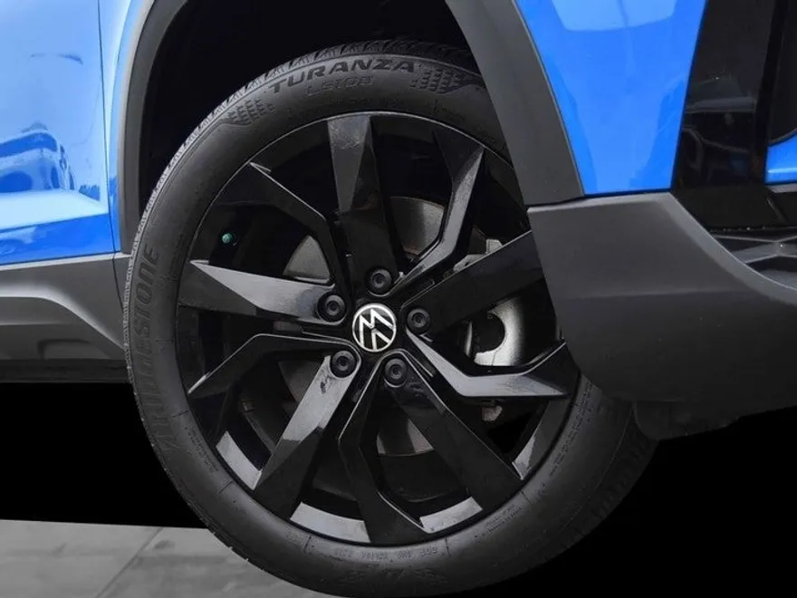 2022 Volkswagen Taos SE photo 1