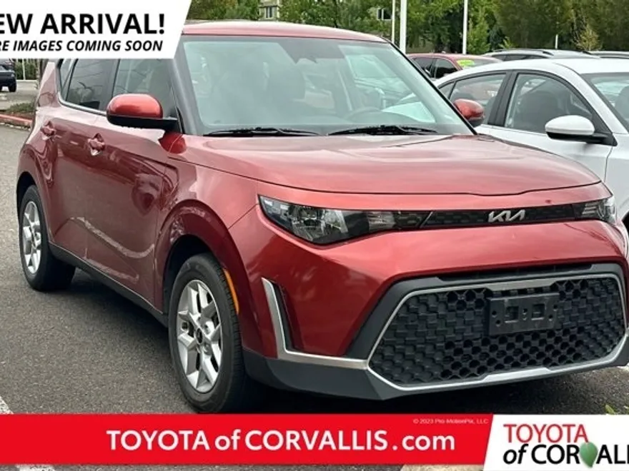 2023 Kia Soul LX photo 1