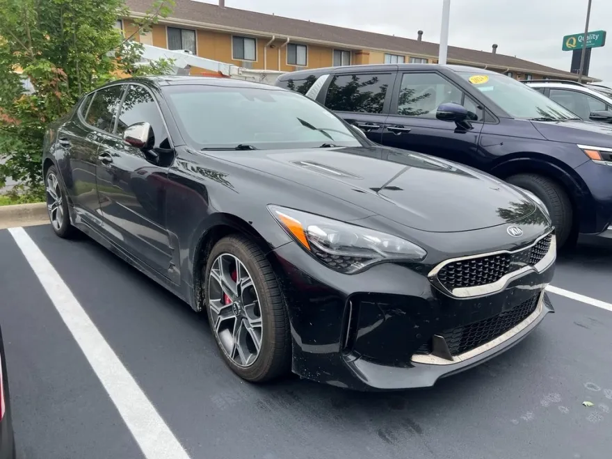 2020 Kia Stinger GT2 photo 1