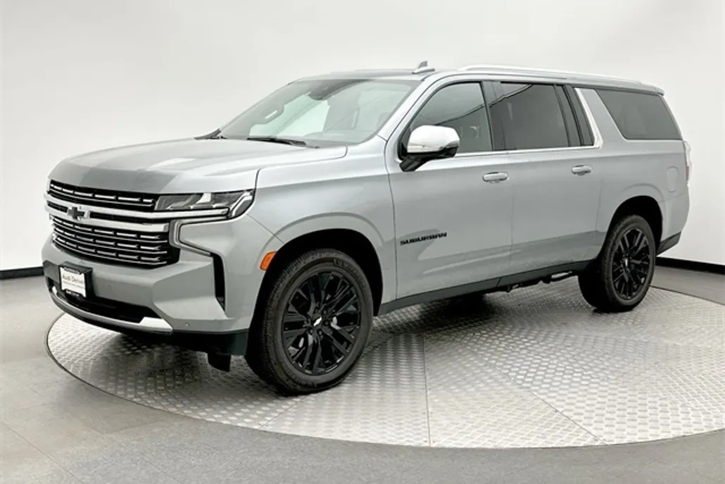 2023 Chevrolet Suburban Premier photo 1