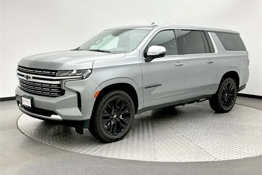 2023 Chevrolet Suburban Premier photo 1