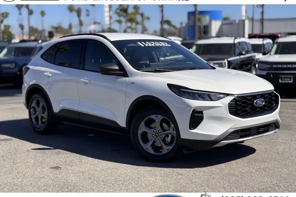 2025 Ford Escape ST-Line photo 1