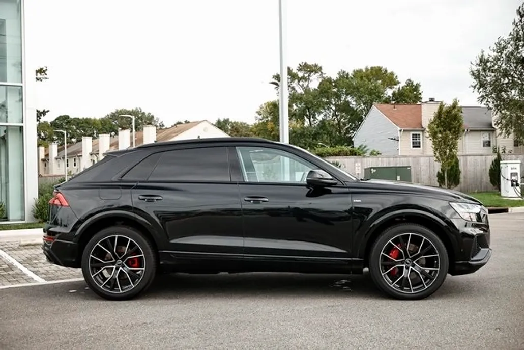 2023 Audi Q8 55 Premium Plus photo 1
