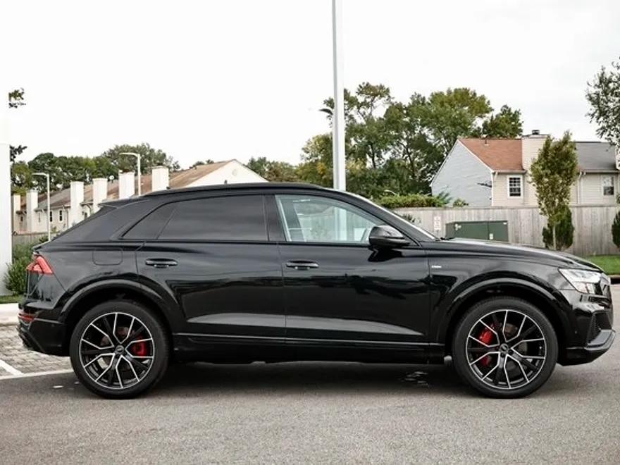 2023 Audi Q8 55 Premium Plus photo 1