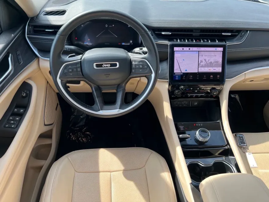 2022 Jeep Grand Cherokee Limited photo 1