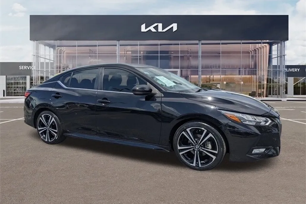 2022 Nissan Sentra SR photo 1