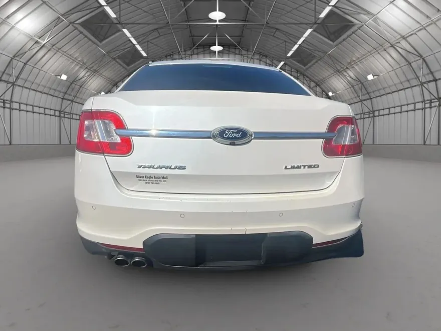 2011 Ford Taurus Limited photo 1