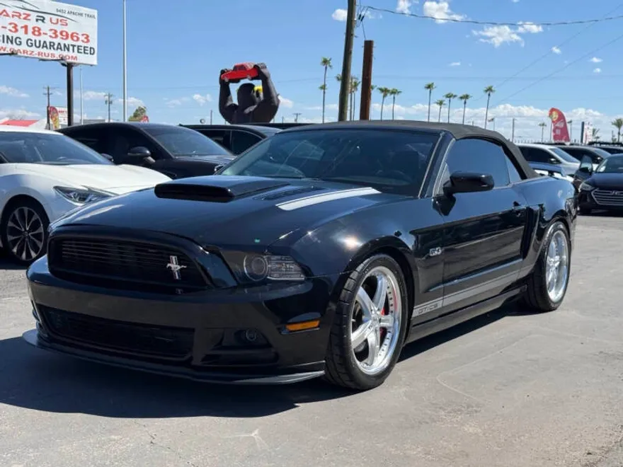 2014 Ford Mustang GT Convertible photo 1