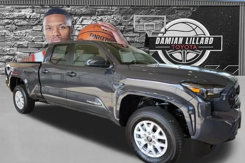 2025 Toyota Tacoma SR5 4x4 Double Cab photo 1