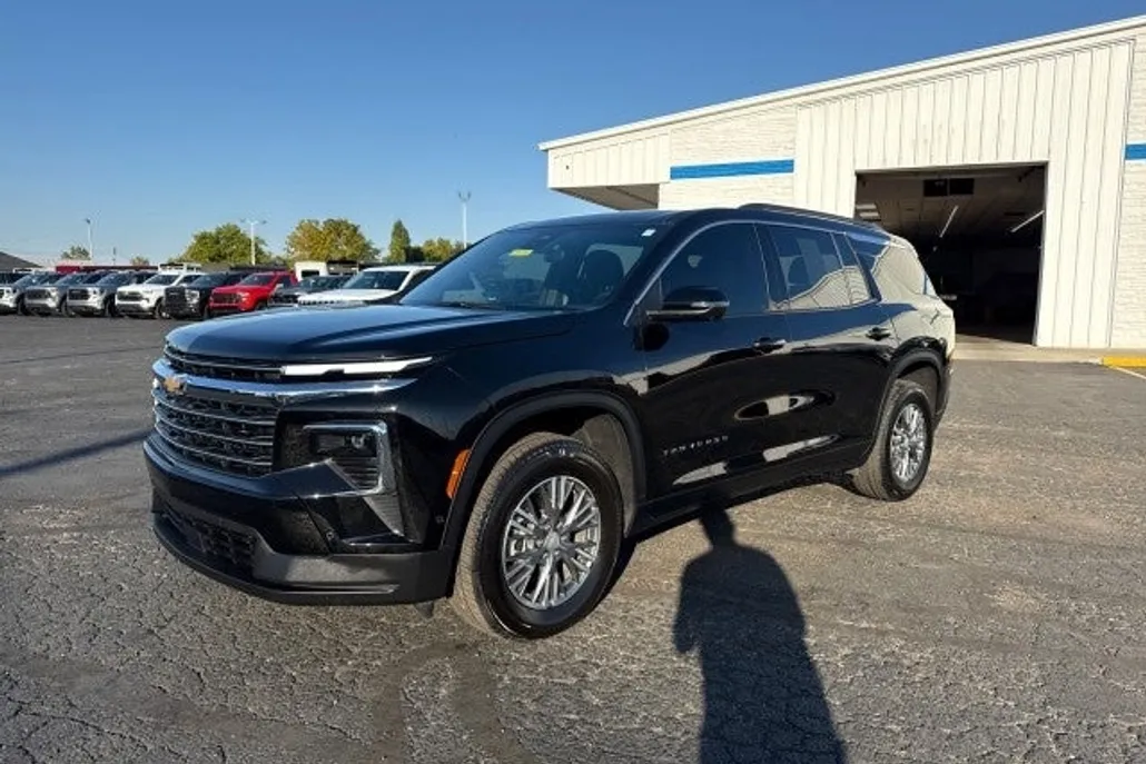 2024 Chevrolet Traverse photo 1