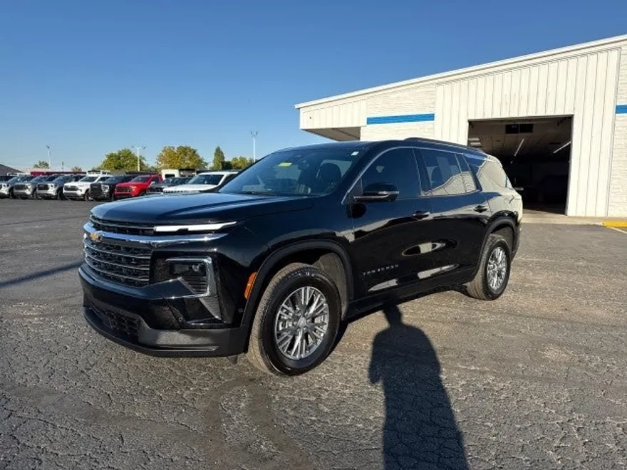 2024 Chevrolet Traverse photo 1