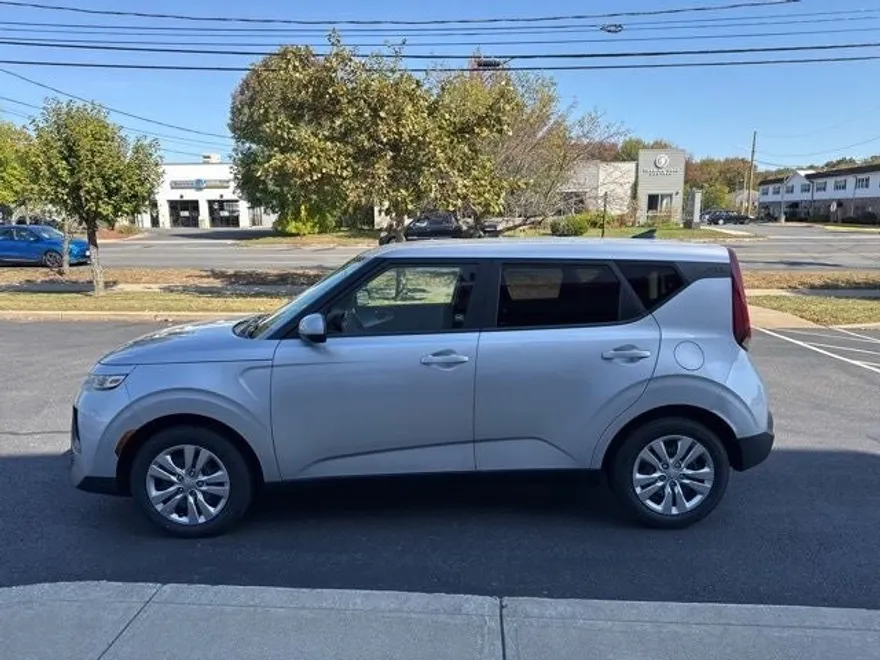 2021 Kia Soul LX photo 1