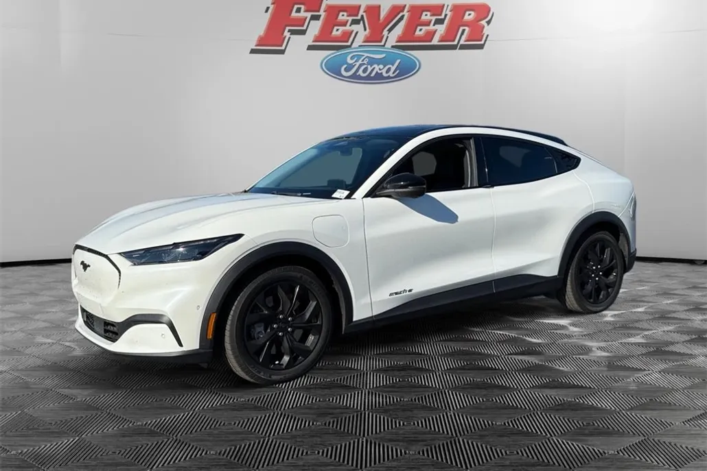 2024 Ford Mustang Mach-E Select photo 1
