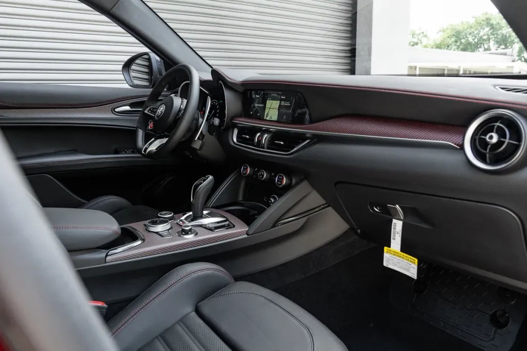 2024 Alfa Romeo Stelvio Quadrifoglio photo 1
