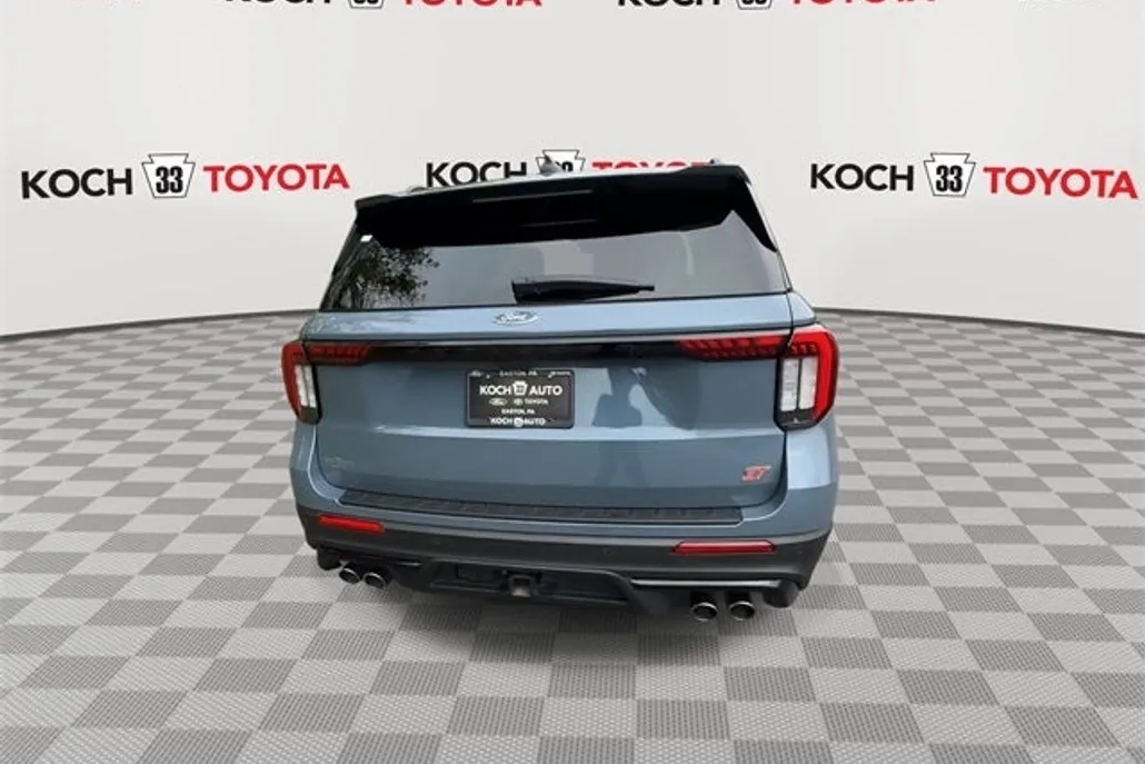 2025 Ford Explorer ST photo 1