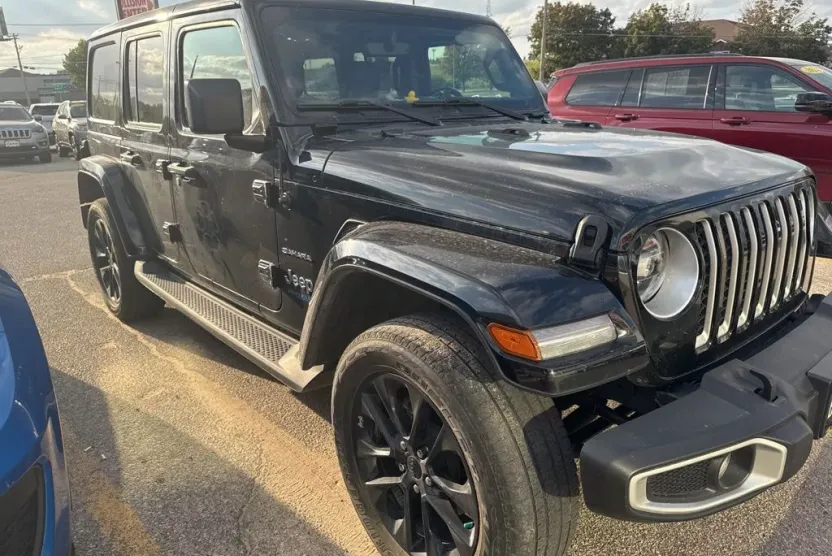 2021 Jeep Wrangler Unlimited Sahara 4xe photo 1