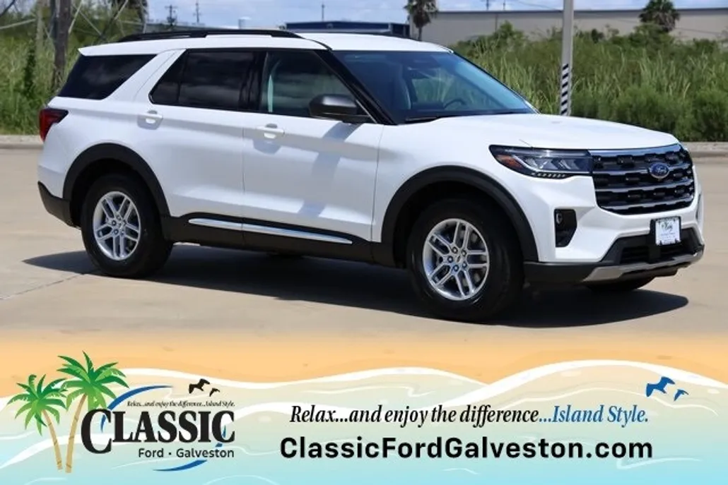 2025 Ford Explorer photo 1