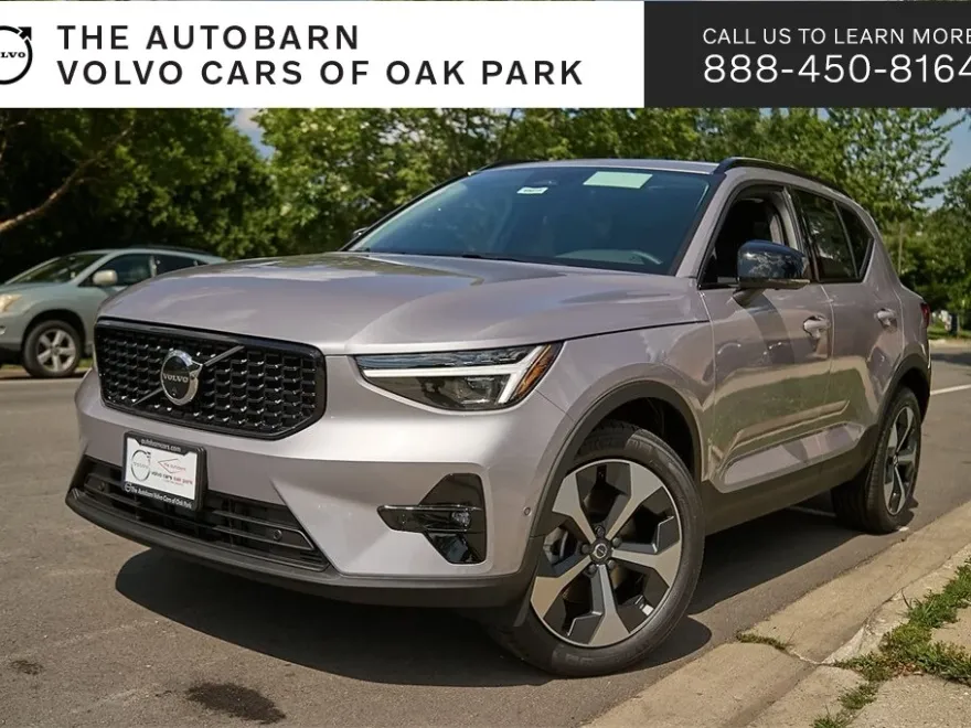 2026 Volvo XC40 Plus photo 1