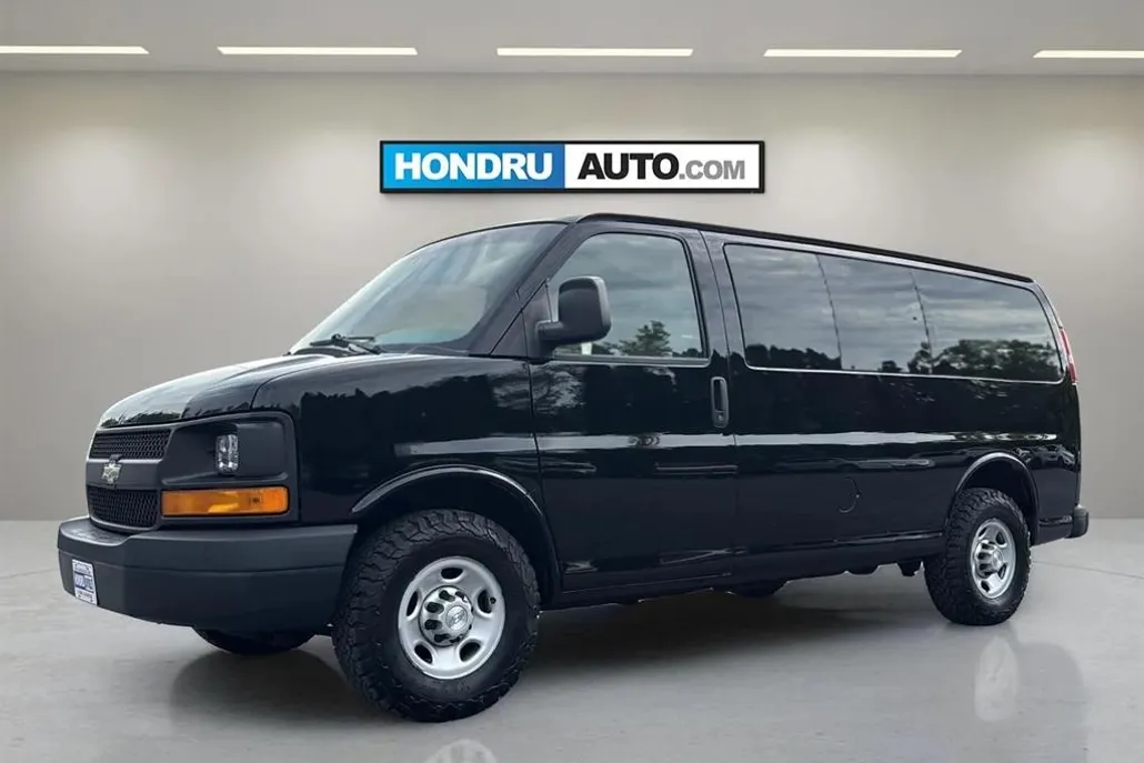 2013 Chevrolet Express 2500 LS Van photo 1