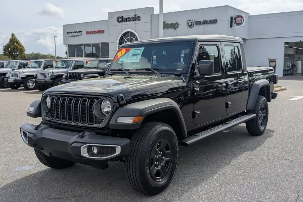 2025 Jeep Gladiator Sport photo 1