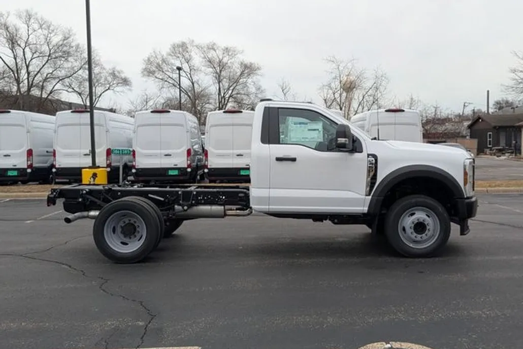 2024 Ford F-450 photo 1