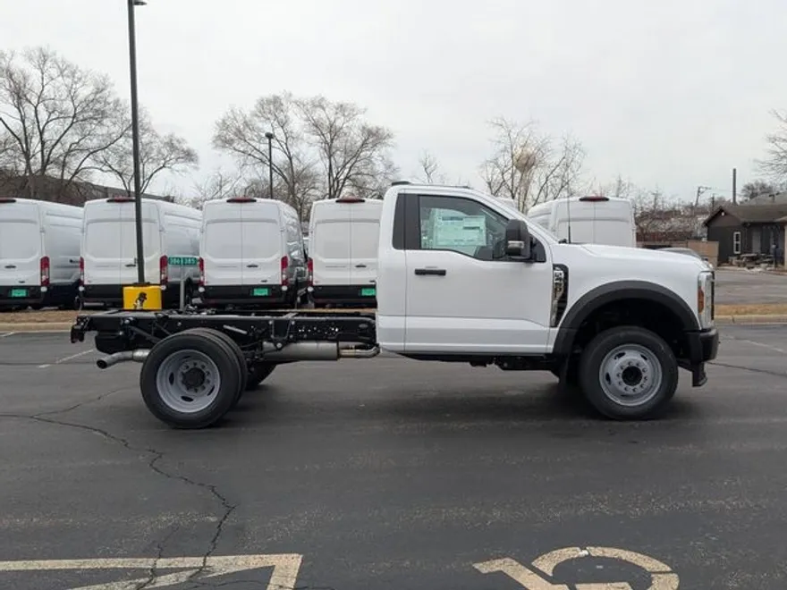 2024 Ford F-450 photo 1