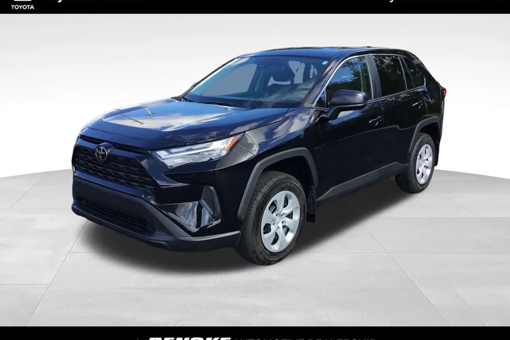 2023 Toyota RAV4 LE photo 1