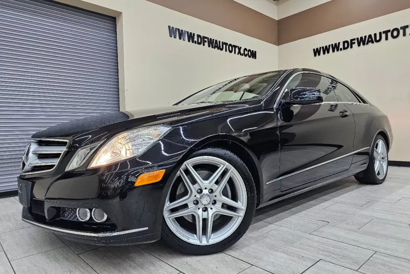 2011 Mercedes Benz E Coupe photo 1