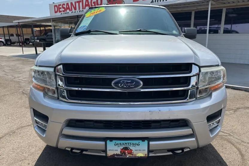 2016 Ford Expedition XLT photo 1