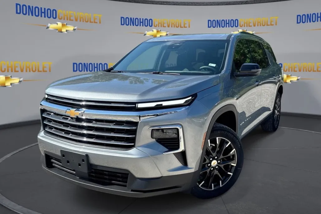 2025 Chevrolet Traverse photo 1
