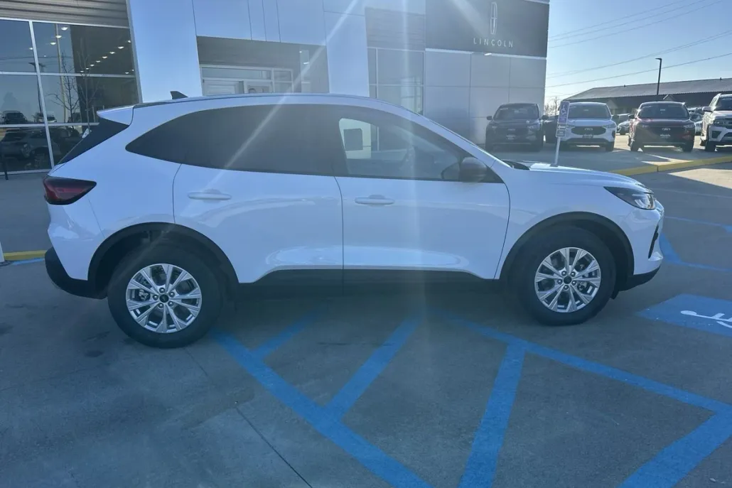 2025 Ford Escape Active photo 1