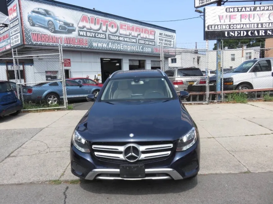2016 Mercedes Benz GLC 300 4MATIC photo 1
