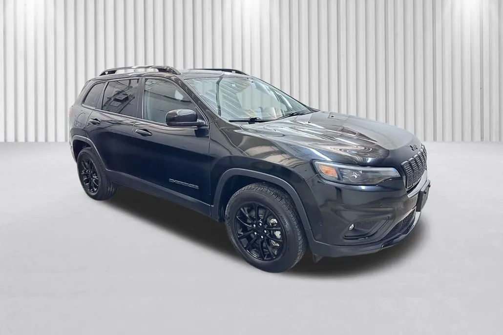 2023 Jeep Cherokee Altitude photo 1