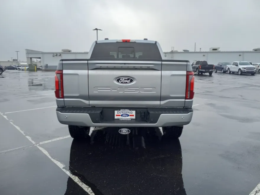 2025 Ford F-150 Platinum photo 1