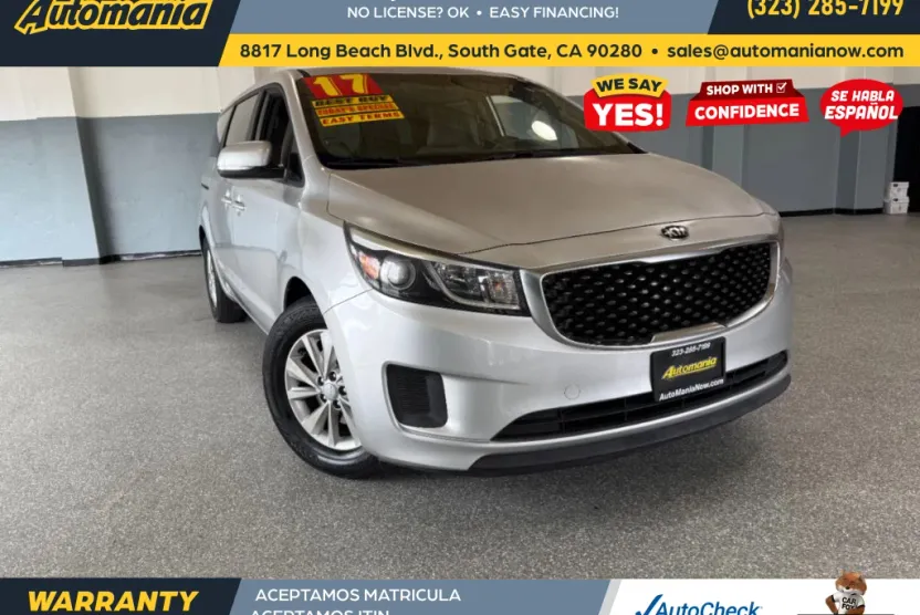 2017 Kia Sedona LX photo 1