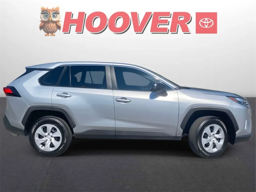 2025 Toyota RAV4 LE photo 1