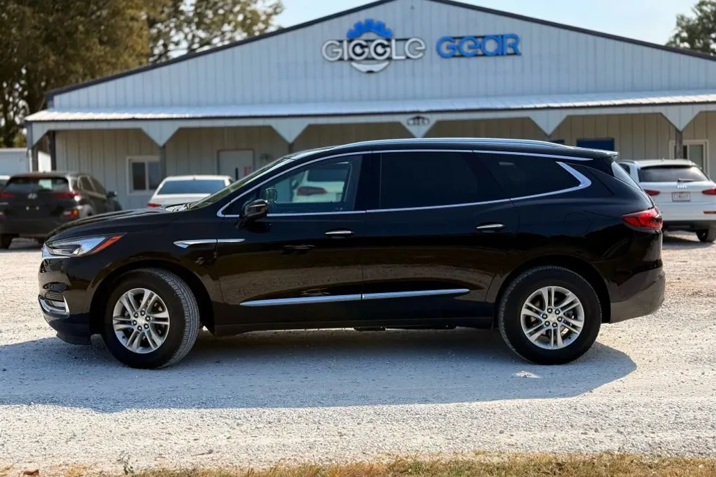 2021 Buick Enclave Essence Sport photo 1