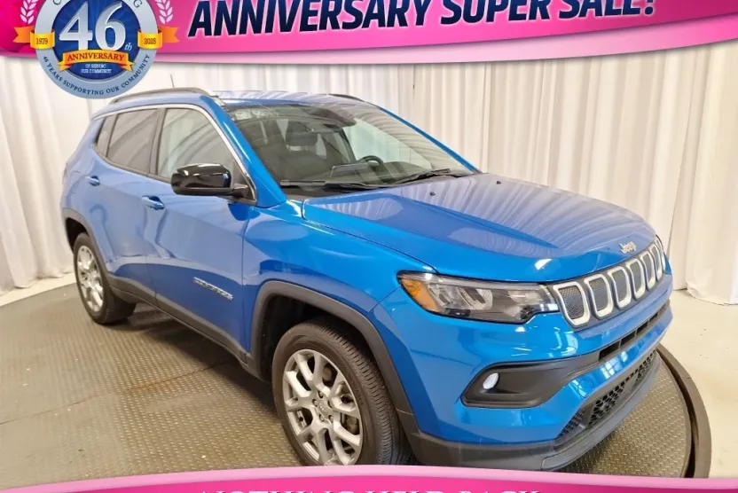 2022 Jeep Compass Latitude Lux photo 1