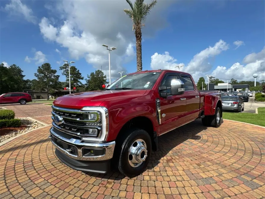 2024 Ford F-350 King Ranch photo 1