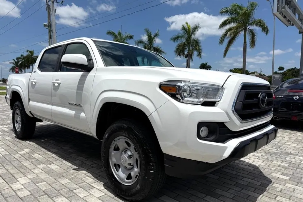 2021 Toyota Tacoma SR5 Double Cab photo 1