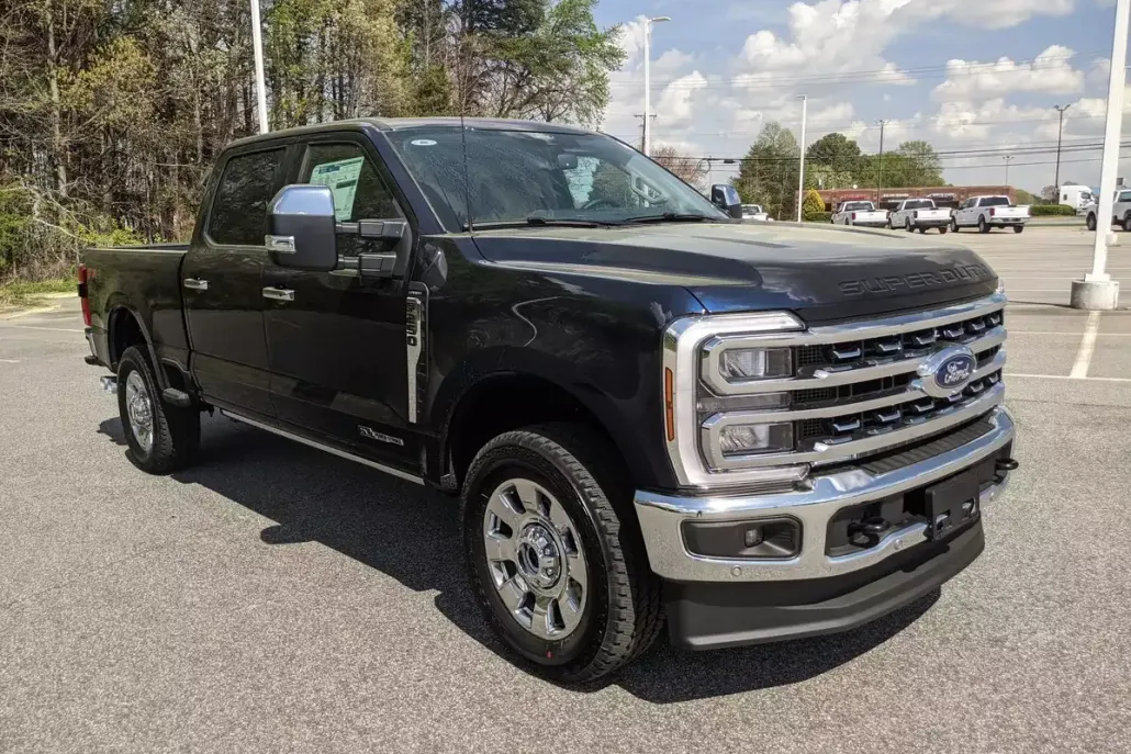 2025 Ford F-250 Lariat photo 1