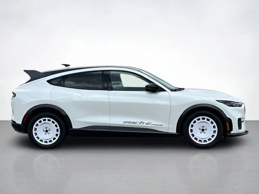 2025 Ford Mustang Mach-E GT photo 1
