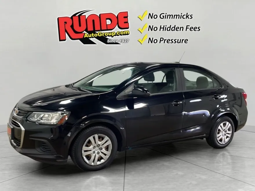 2017 Chevrolet Sonic LS photo 1