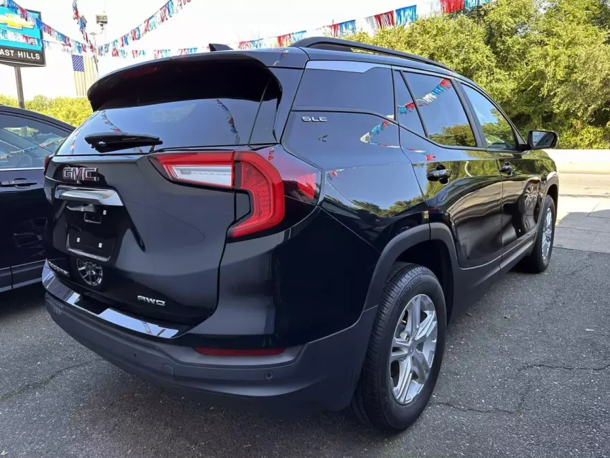 2022 Gmc Terrain SLE photo 1