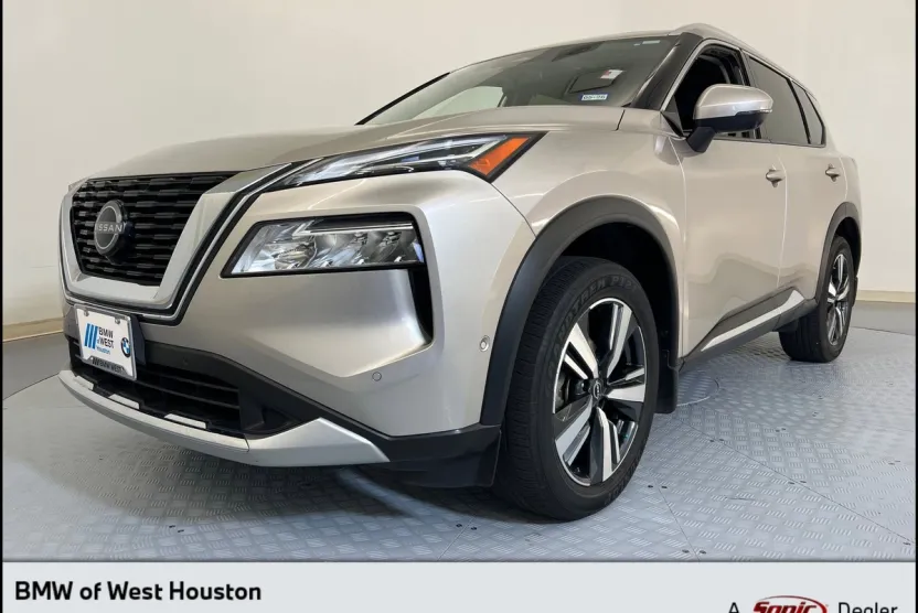 2023 Nissan Rogue Platinum photo 1