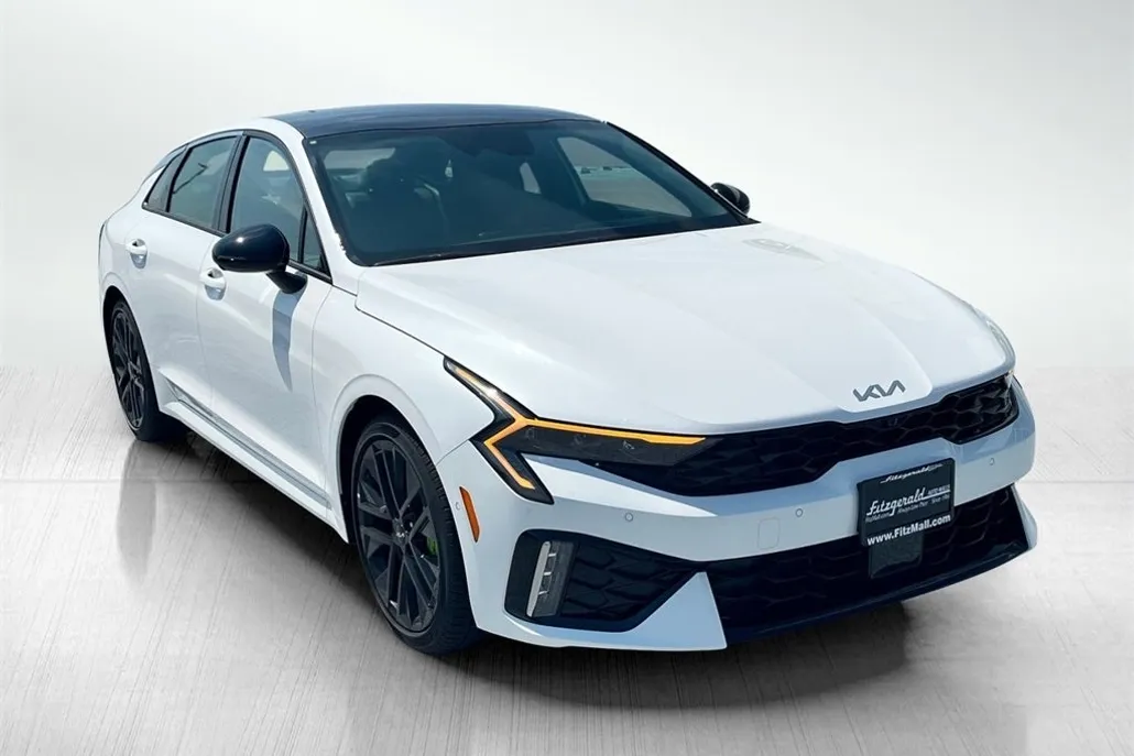 2026 Kia K5 GT photo 1