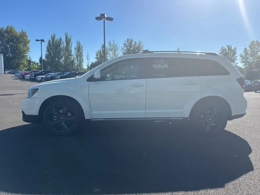 2020 Dodge Journey Crossroad photo 1